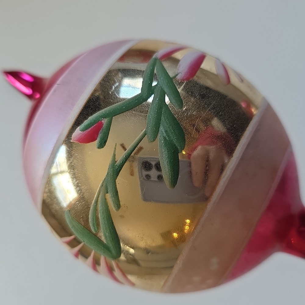 Vintage Holiday Ornament Set - Pink, Gold, Blue - 1950's - Picture 9 of 10